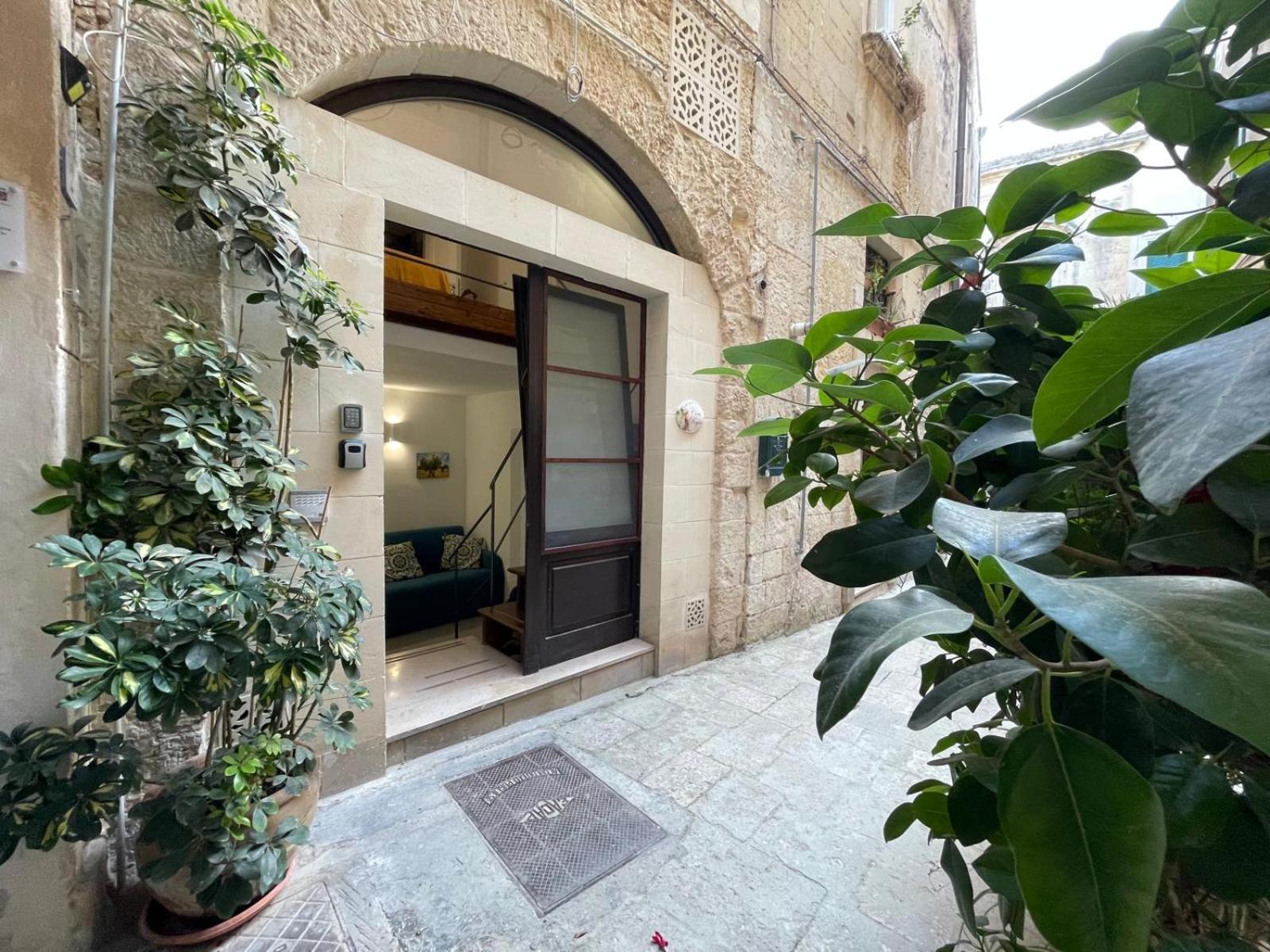 Goodstay Corte Regina Suite Lecce Exterior foto